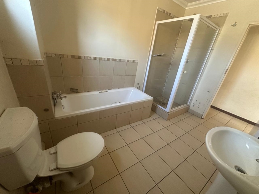 3 Bedroom Property for Sale in Waterval East North West